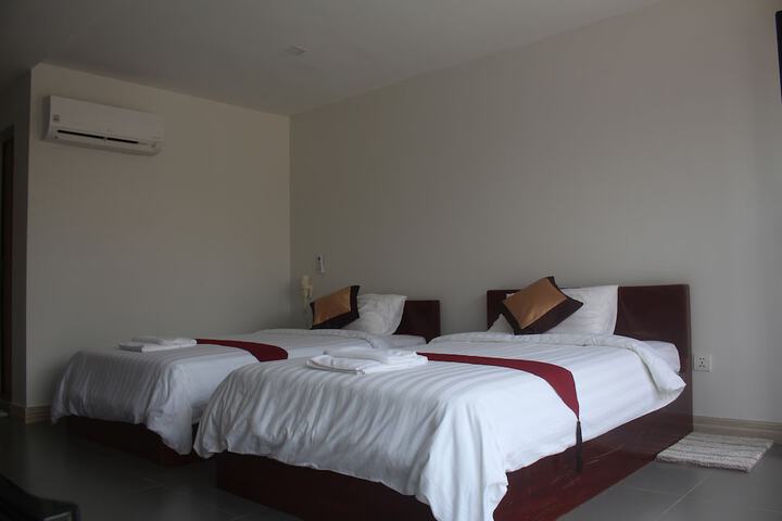 Room 6 of 91
