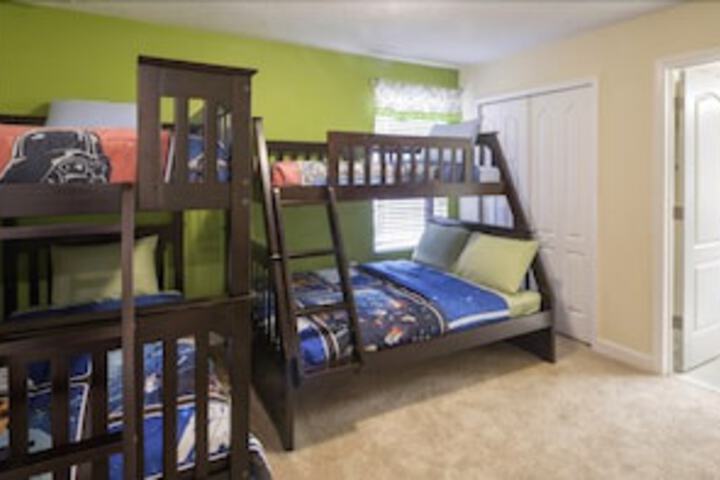 Room 30 of 35
