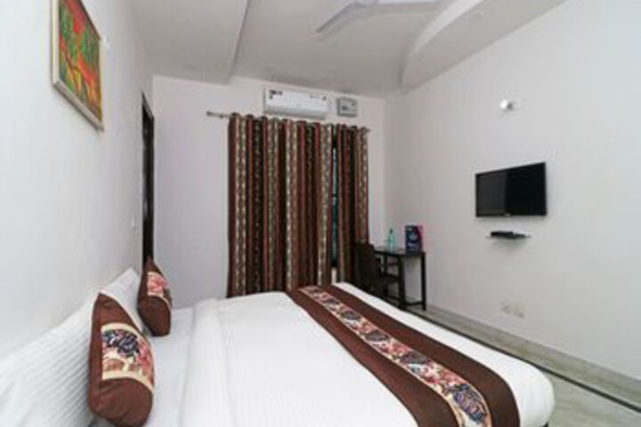 Room 5 of 19