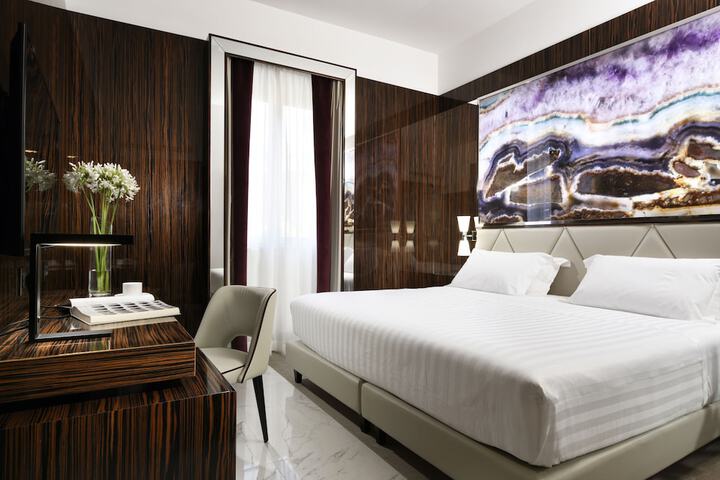 Room 3 of 37
