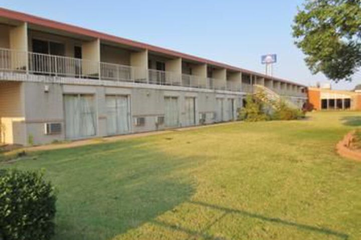 Property Grounds 24 of 28