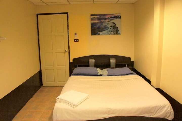 Room 12 of 47