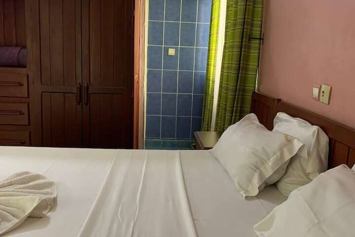 Room 17 of 87