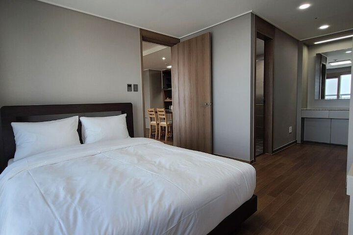 Room 27 of 78