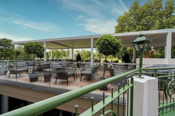 Sundeck 100 of 101