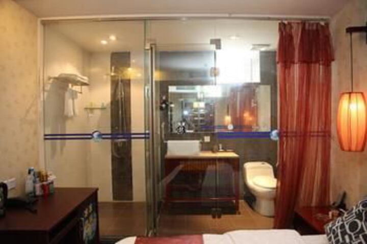 Room 12 of 39