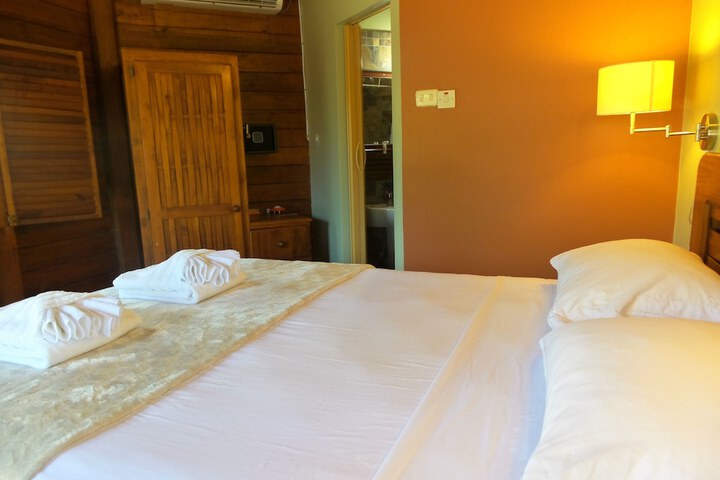 Room 13 of 31