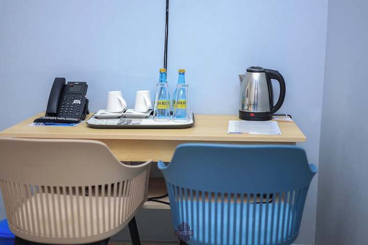 Room 6 of 112