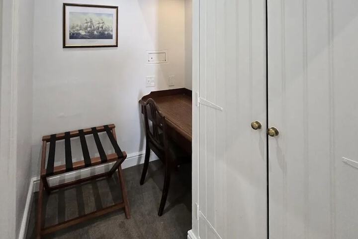 Room 10 of 39