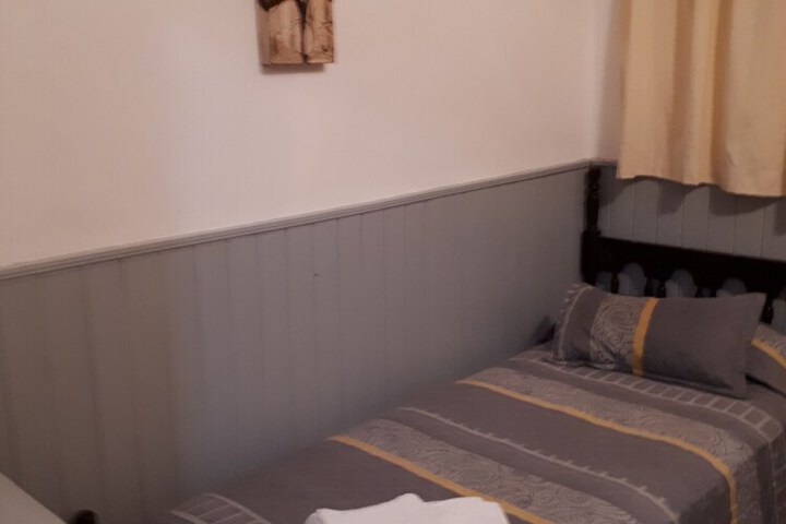 Room 6 of 19