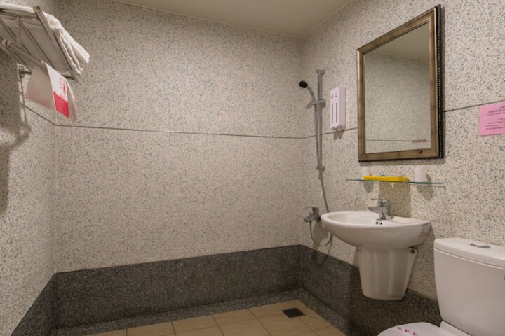 Room 16 of 21