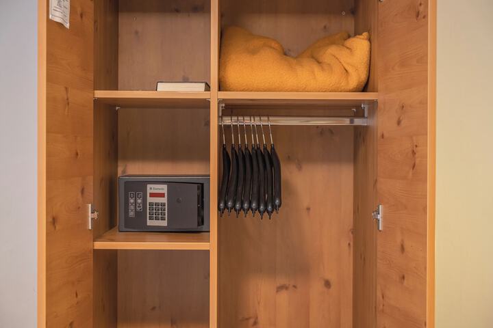 Room 5 of 47
