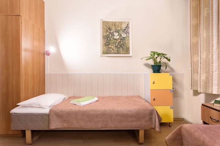 Room 5 of 32
