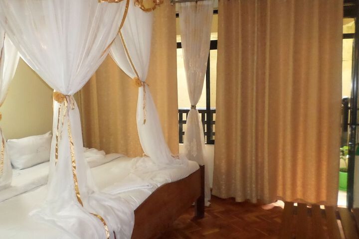 Room 16 of 130