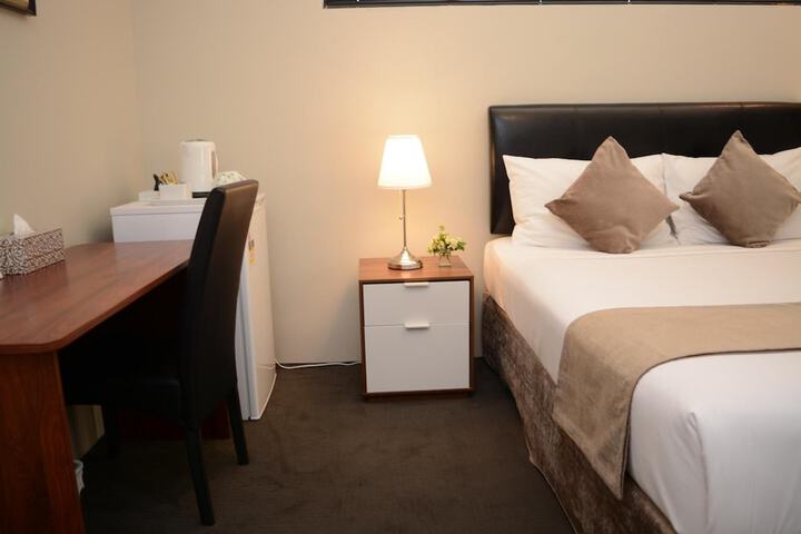 Room 10 of 31