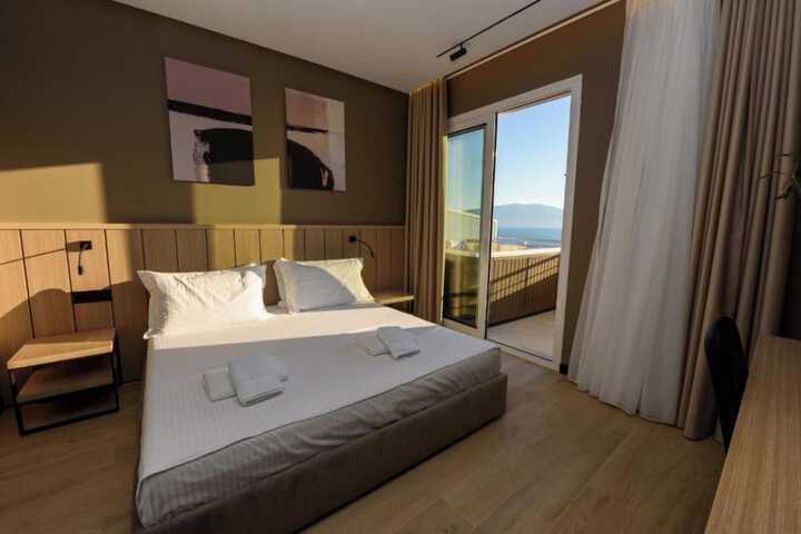 Room 10 of 50