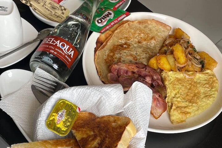Breakfast/Coffee Service 126 of 166