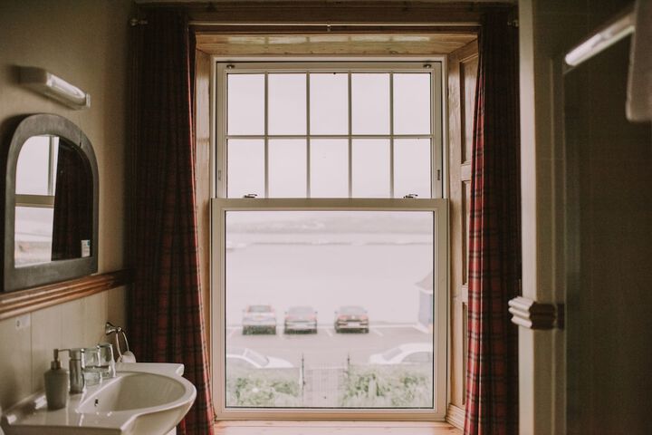 Room 17 of 30