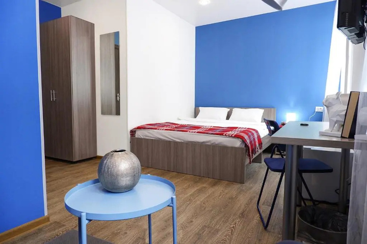 SEVEN HOTEL