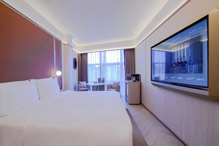 Room 12 of 24