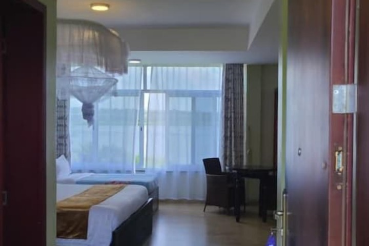 Room 72 of 150