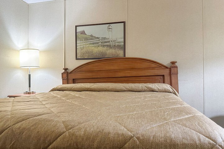 Room 50 of 95