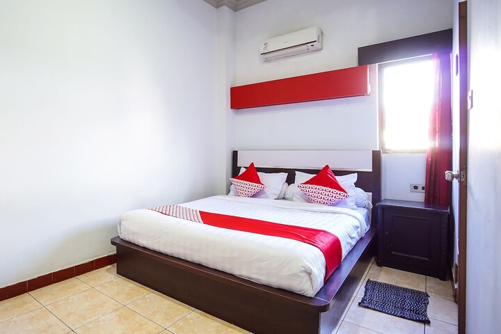 Room 8 of 32