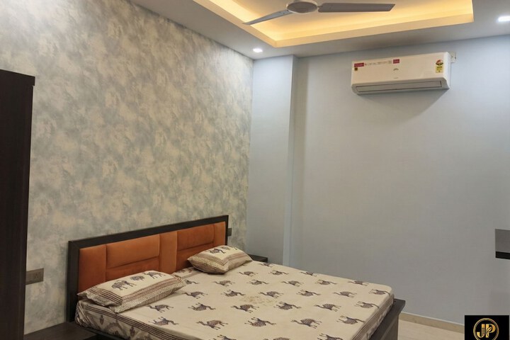 Room 12 of 46