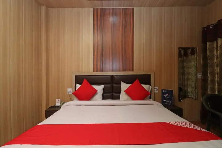 Room 2 of 25