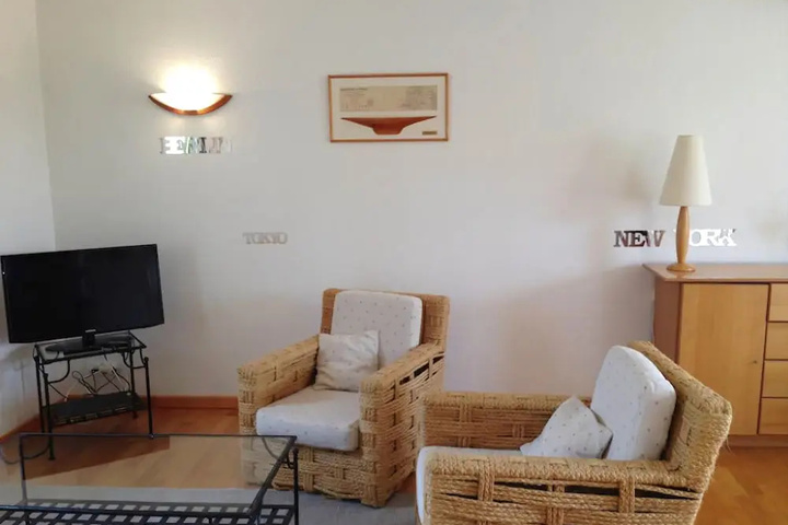 Room 4 of 19