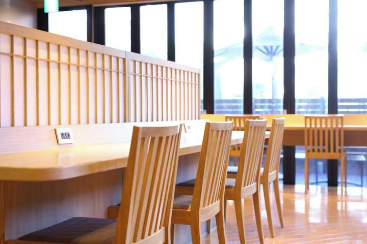 Dining 45 of 102
