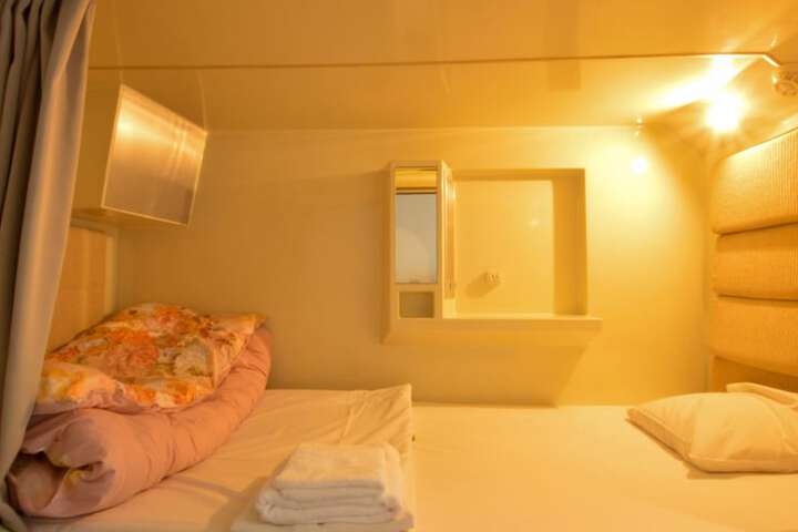 Room 27 of 97