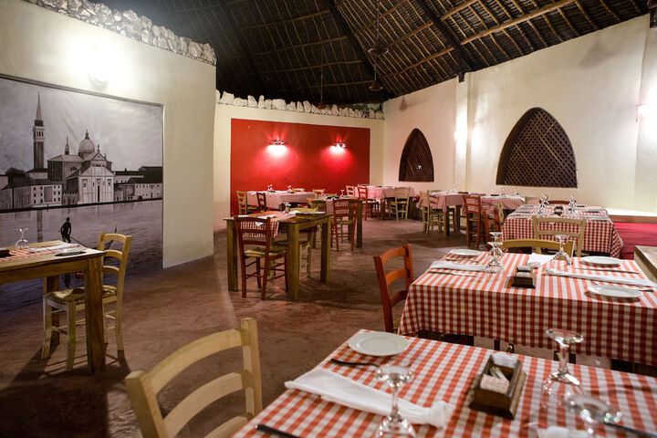 Dining 104 of 135