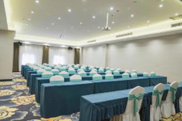 Room 8 of 23