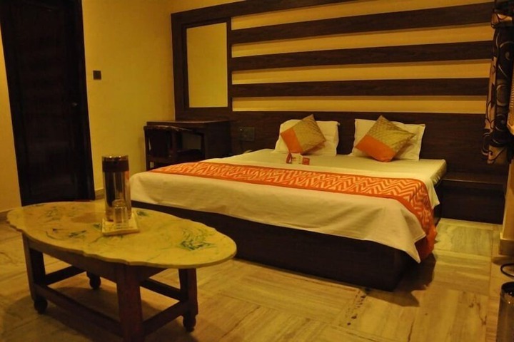 Room 6 of 6