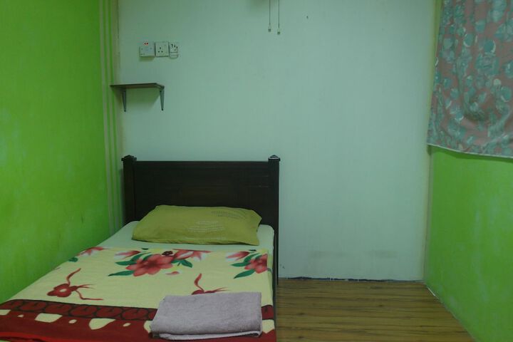 Room 5 of 48