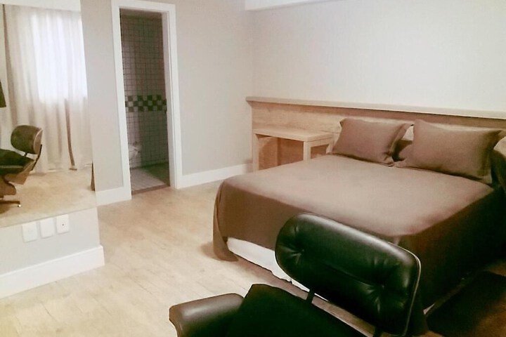 Room 3 of 28