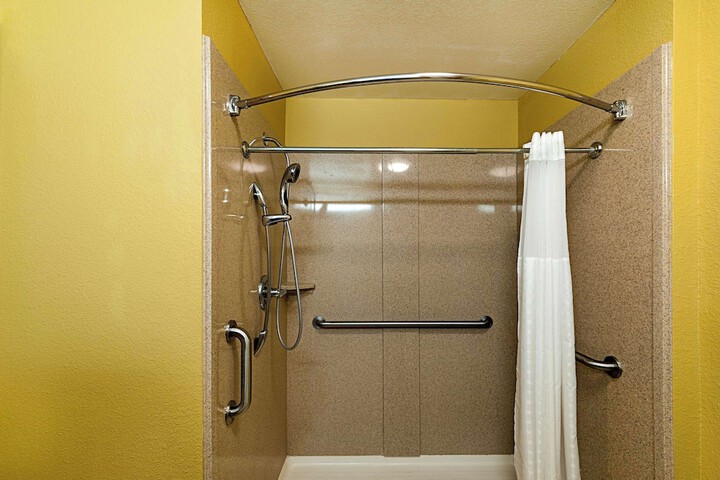 Room 12 of 20