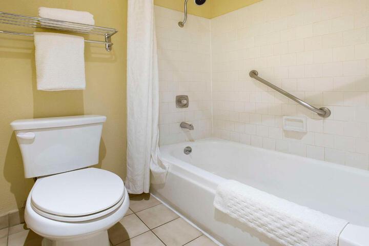 1 King Bed Microwave and Refrigerator Flat Screen Television High Speed Internet Accessible (7 of 20)