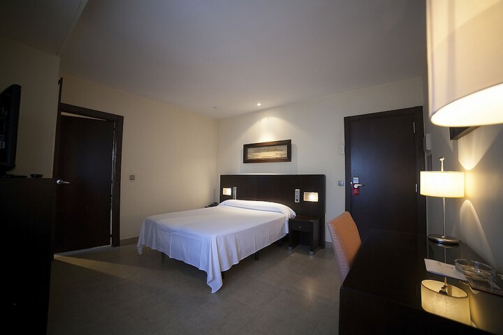 Room 7 of 68