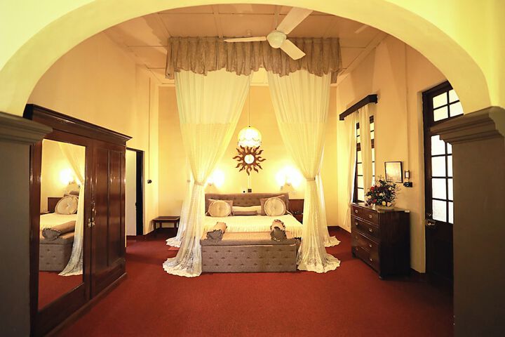 Room 9 of 36
