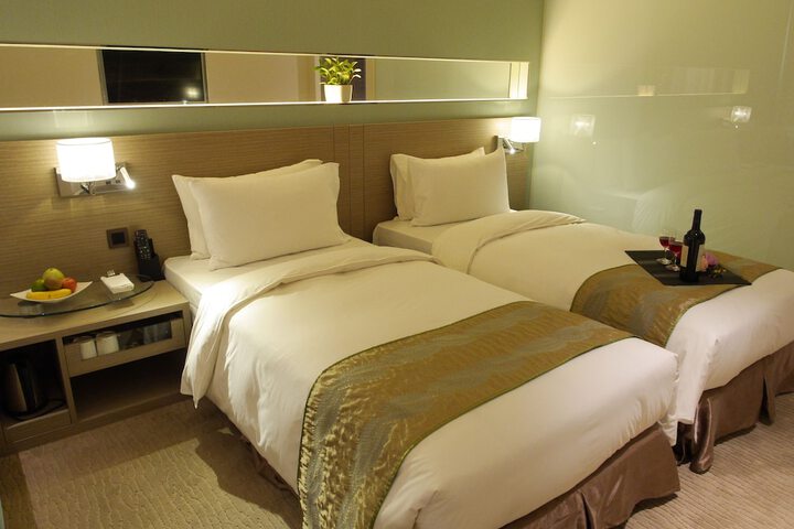 Room 13 of 44