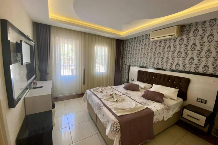 Room 2 of 21