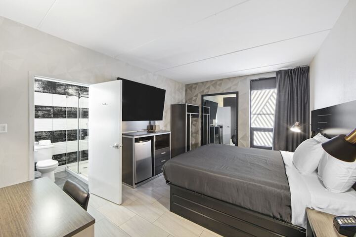 Room 10 of 21