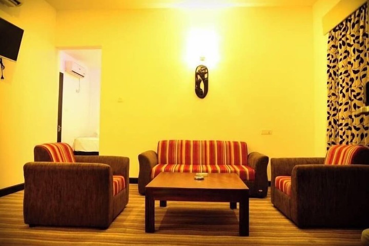 Room 5 of 11