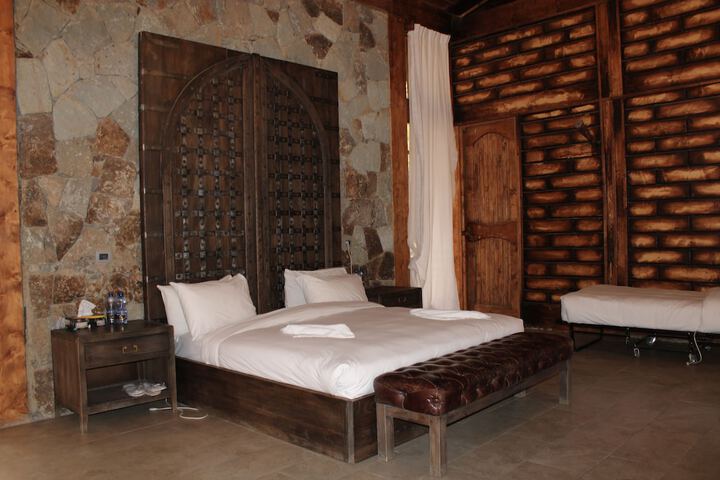 Room 9 of 26