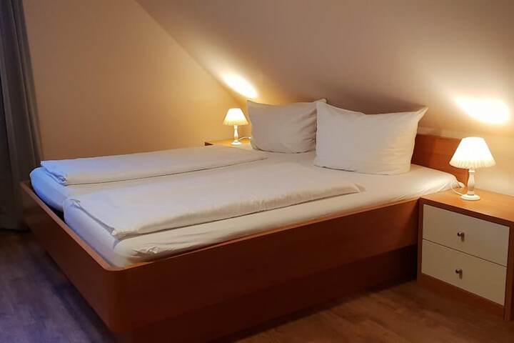 Room 9 of 42