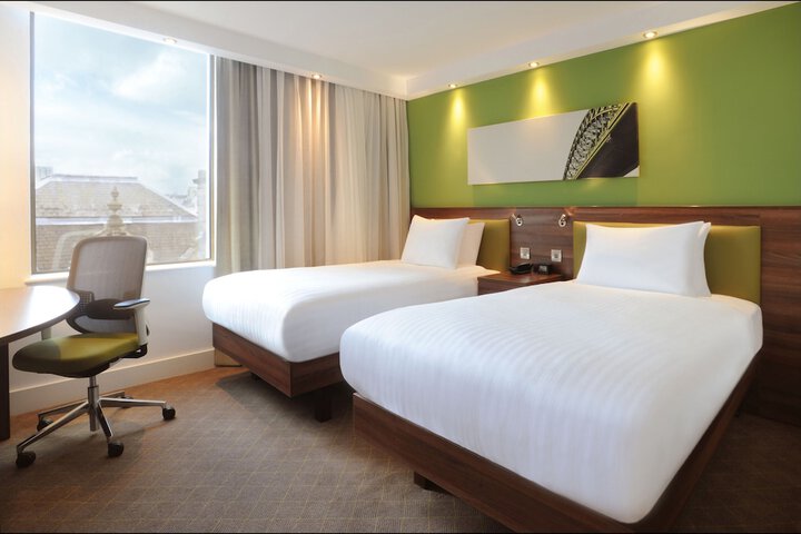 Room 13 of 81