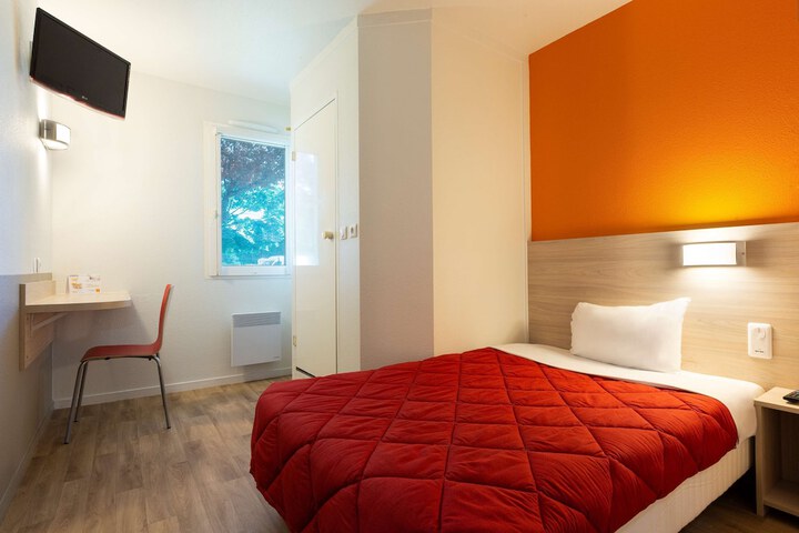 Room 10 of 29