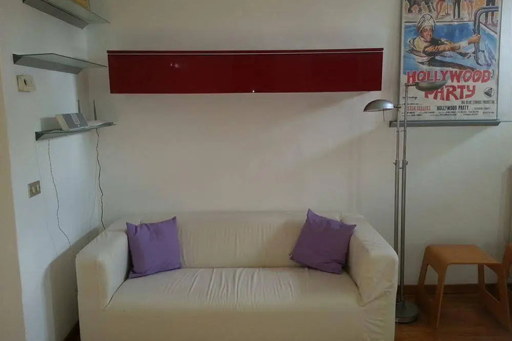 Room 5 of 6